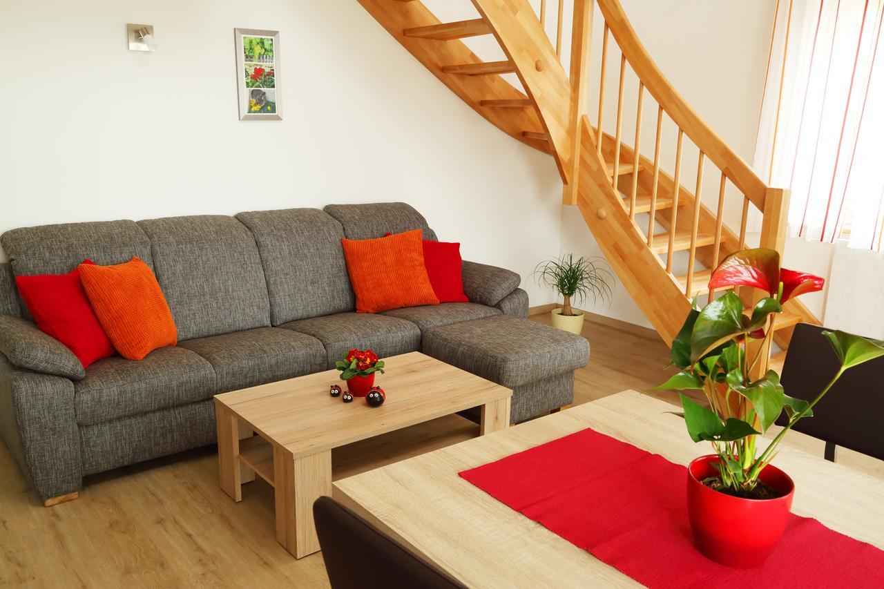 Ferienhaeuser May Weigenheim Экстерьер фото